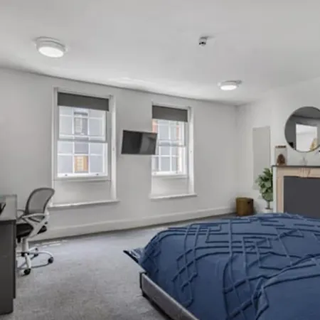 Canvas Apartment *